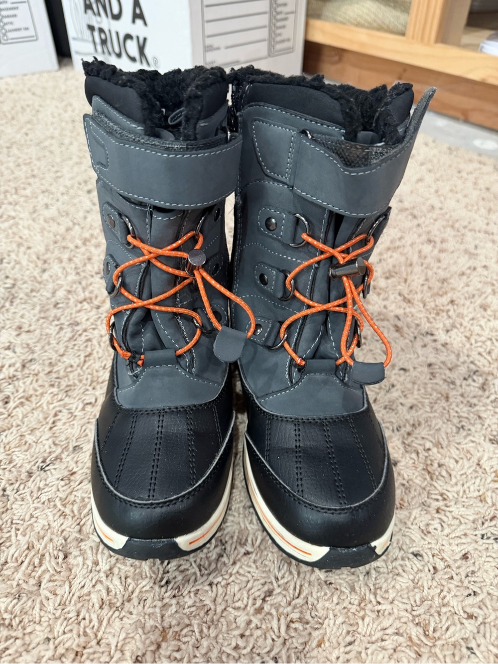 Kids Winter/Snow Boots - Picture 2 of 3